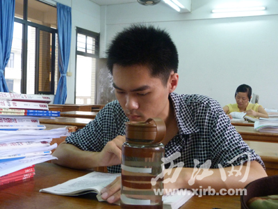 追梦人的暑期考研路:每天复习十余小时