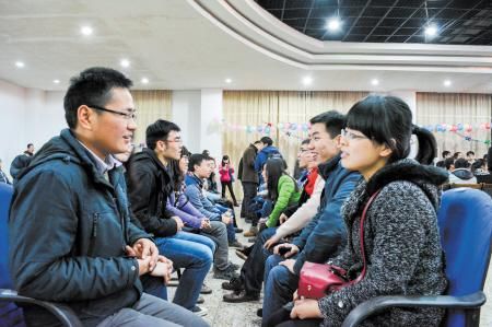 У����Ңѧ��ͨ��������200�����о����ֳ��Ͳμ���������Ϭ���Ľ��ѻ����Ф���� ��