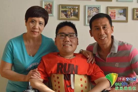 ıһҵĺӰйͨѶԱ ԬС ļװ“Ĩɫ”